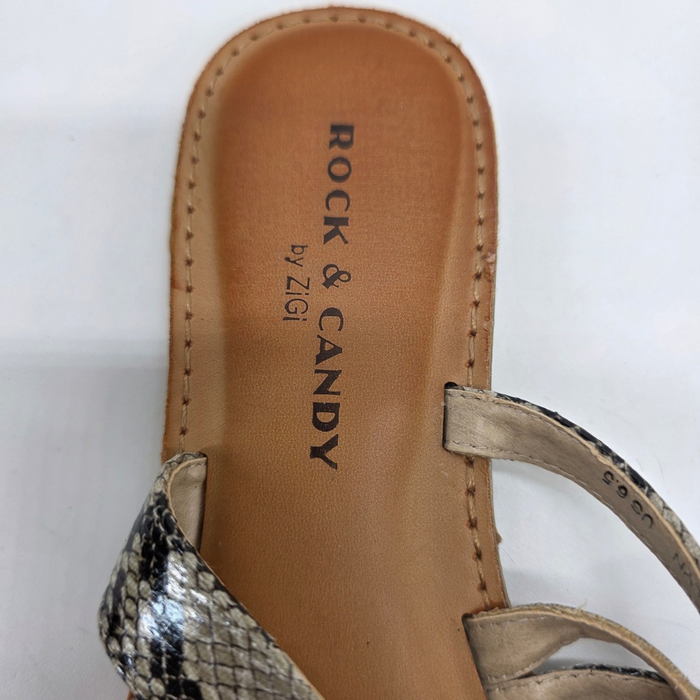 Rock & Candy Baylyn Sandals Toe Loop Gray Snakeskin Strappy Flats Slides sz 6.5 - Picture 4 of 7